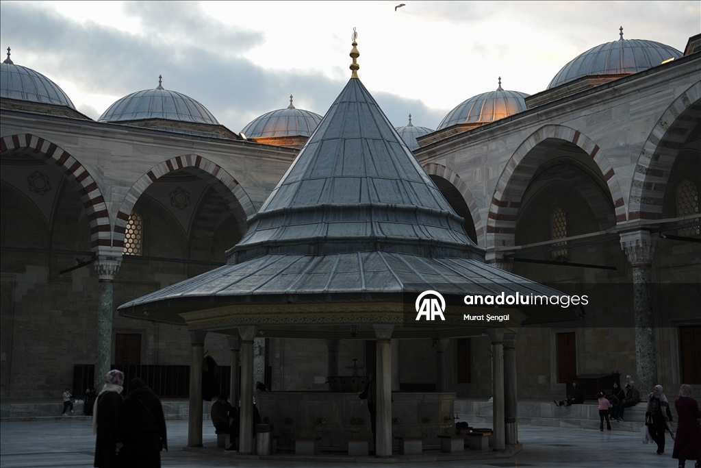 تراث حي.. "الفاتح" أول جامع سلطاني بإسطنبول بعد الفتح