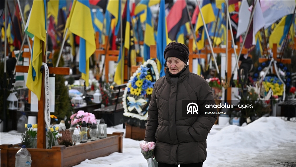 Savaşta hayatını kaybeden Ukraynalı askerler Lviv'de anıldı