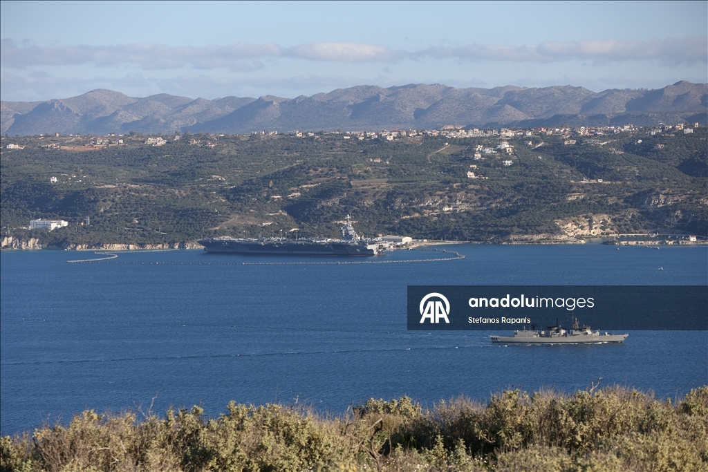 Американский авианосец USS Gerald R. Ford пришвартовался на Крите