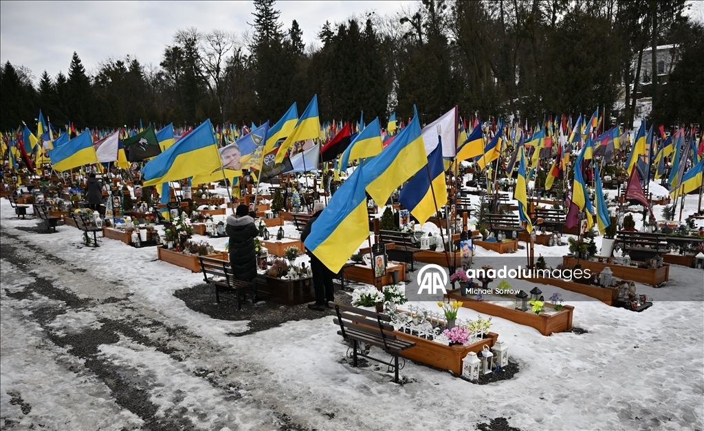 Savaşta hayatını kaybeden Ukraynalı askerler Lviv'de anıldı