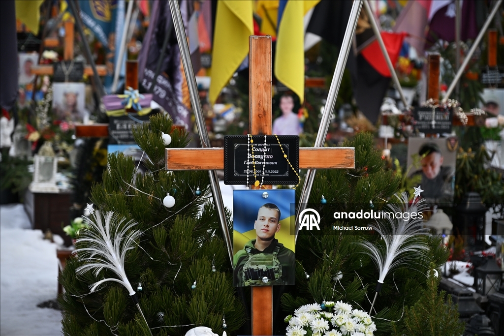 Savaşta hayatını kaybeden Ukraynalı askerler Lviv'de anıldı