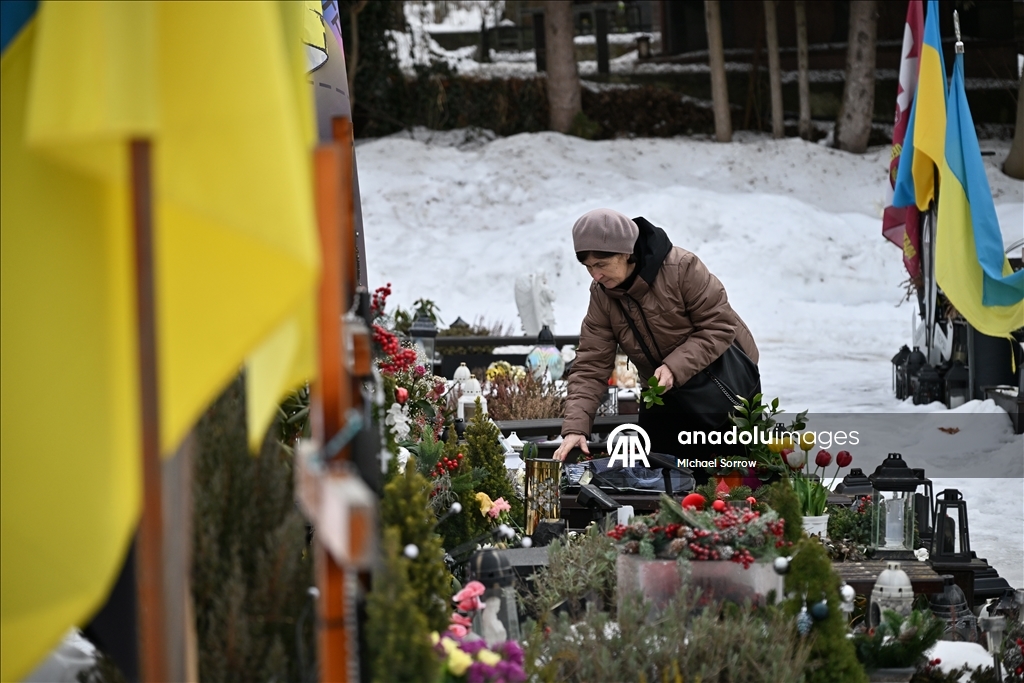 Savaşta hayatını kaybeden Ukraynalı askerler Lviv'de anıldı