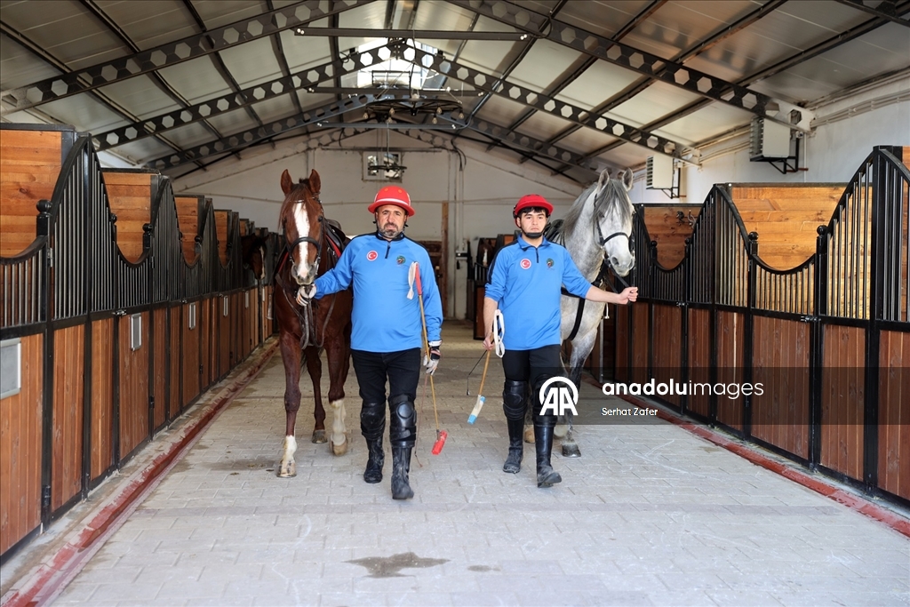 Geçmişi yüzyıllar öncesine dayanan atlı spor geleneği "çevgan" Sivas'ta yaşatılıyor