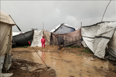В Газе из-за сильных дождей затопило палатки перемещенных палестинцев