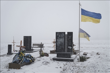 В четвертую годовщину войны между Россией и Украиной были представлены кадры военного кладбища в Днепре