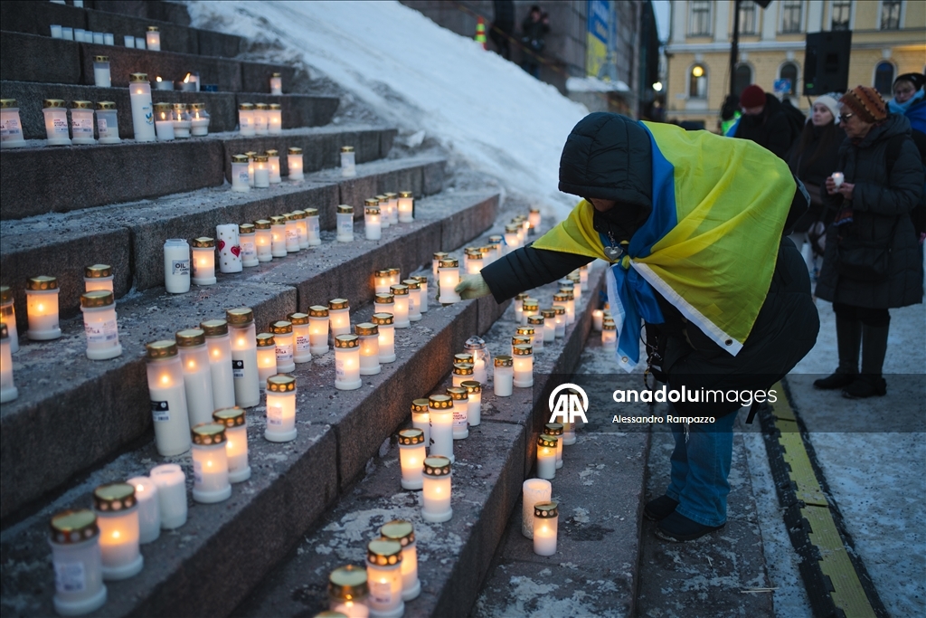 هلسنكي.. المئات يشاركون في تظاهرة تضامنية لإحياء الذكرى الرابعة للحرب الروسية الأوكرانية