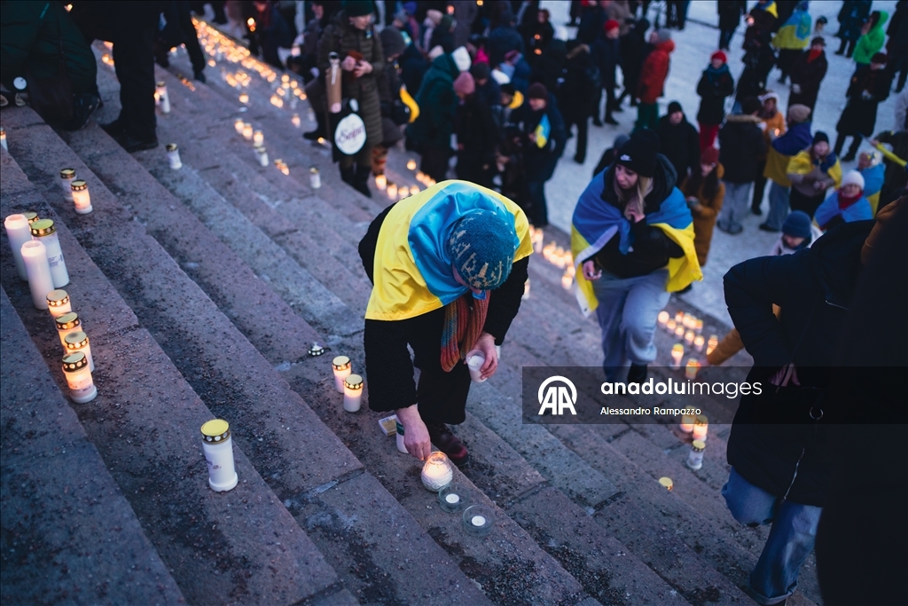 هلسنكي.. المئات يشاركون في تظاهرة تضامنية لإحياء الذكرى الرابعة للحرب الروسية الأوكرانية