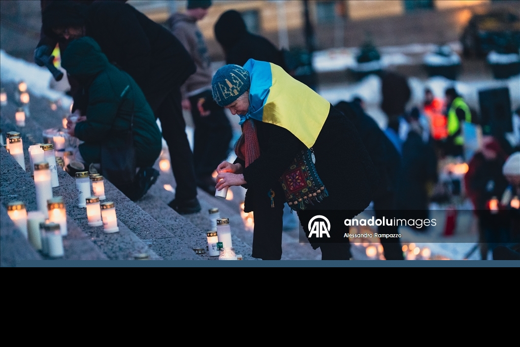 هلسنكي.. المئات يشاركون في تظاهرة تضامنية لإحياء الذكرى الرابعة للحرب الروسية الأوكرانية