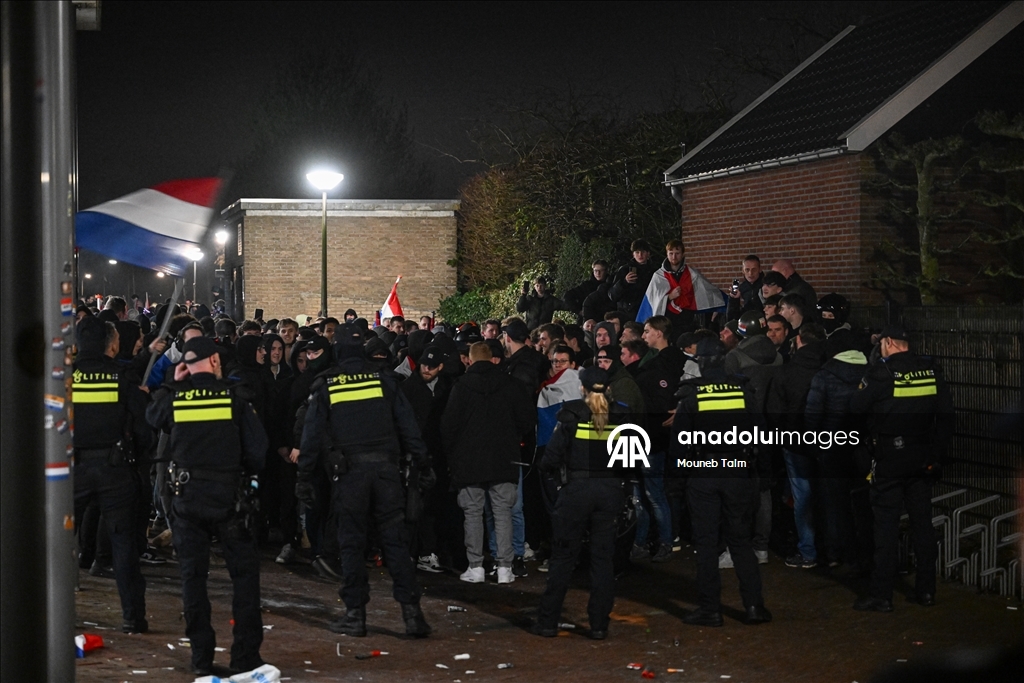 Hollanda'da planlanan göçmen sığınma merkezi protesto edildi