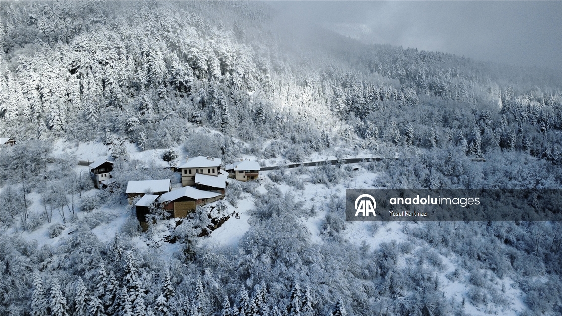 Karabük'ün yüksek kesimlerinde kar etkili oldu