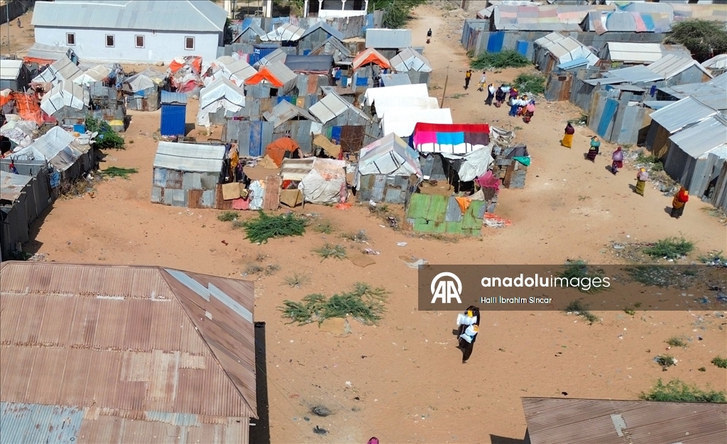 "الديانة التركي" يوزع مساعدات على 8 آلاف أسرة في الصومال