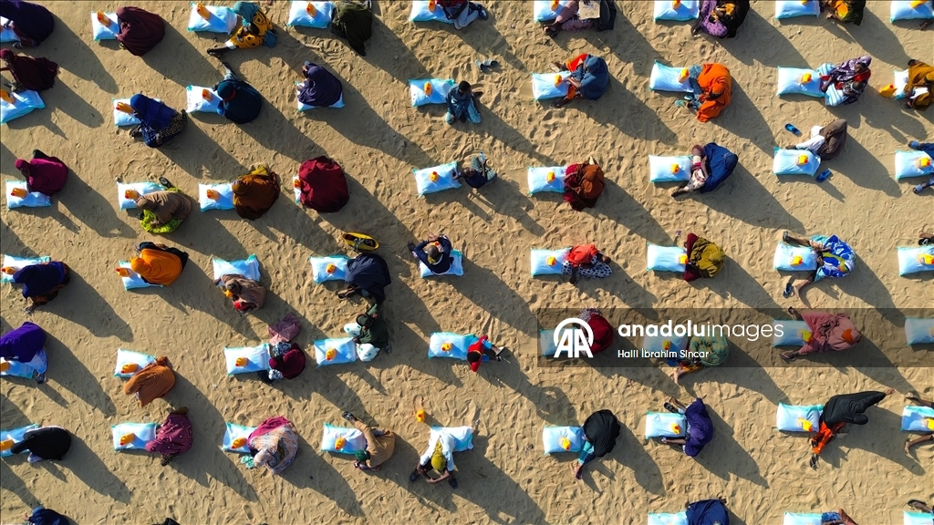 "الديانة التركي" يوزع مساعدات على 8 آلاف أسرة في الصومال