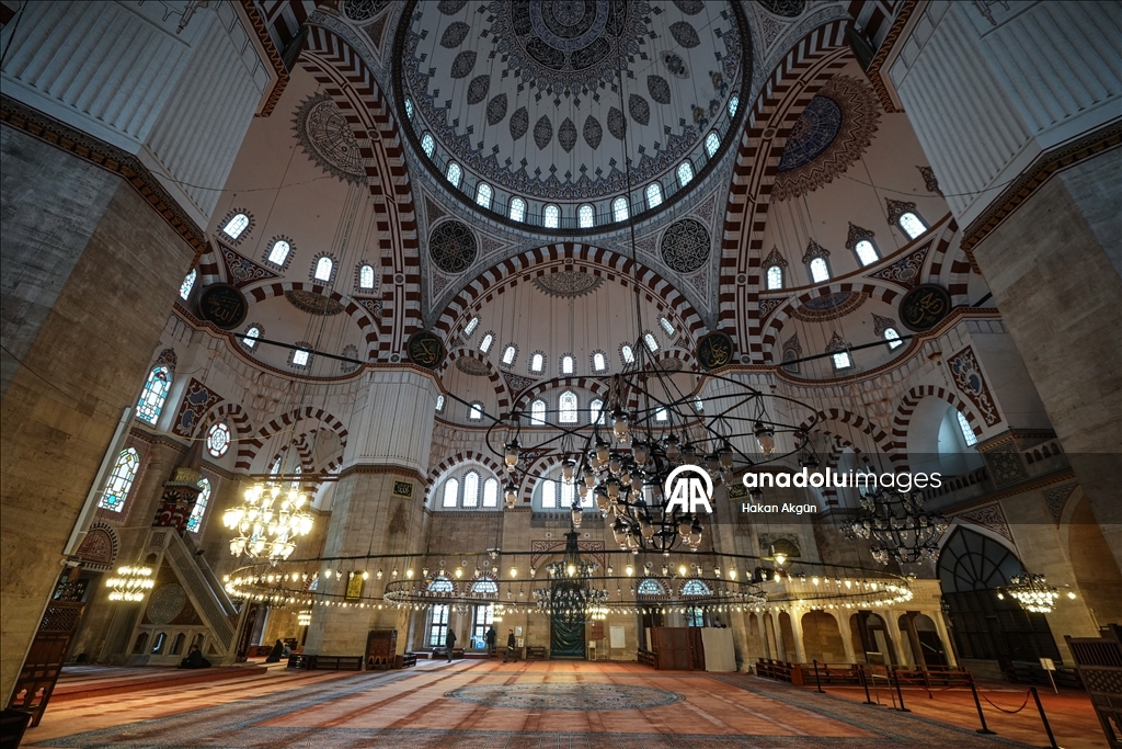 İSTANBUL'UN SELATİN CAMİLERİ - Mimar Sinan'ın çıraklık eseri Şehzade Camisi, Osmanlı kubbe mimarisinin ilk büyük adımı oldu
