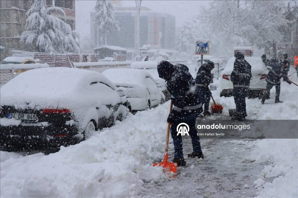 Erzincan'da kar yağışı