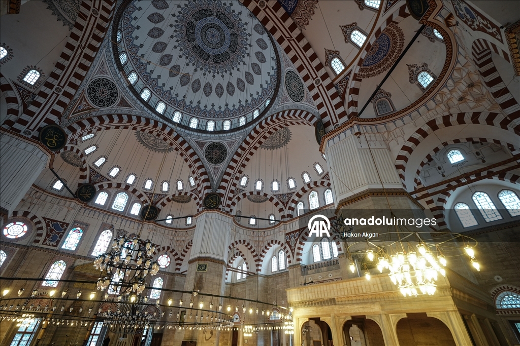İSTANBUL'UN SELATİN CAMİLERİ - Mimar Sinan'ın çıraklık eseri Şehzade Camisi, Osmanlı kubbe mimarisinin ilk büyük adımı oldu