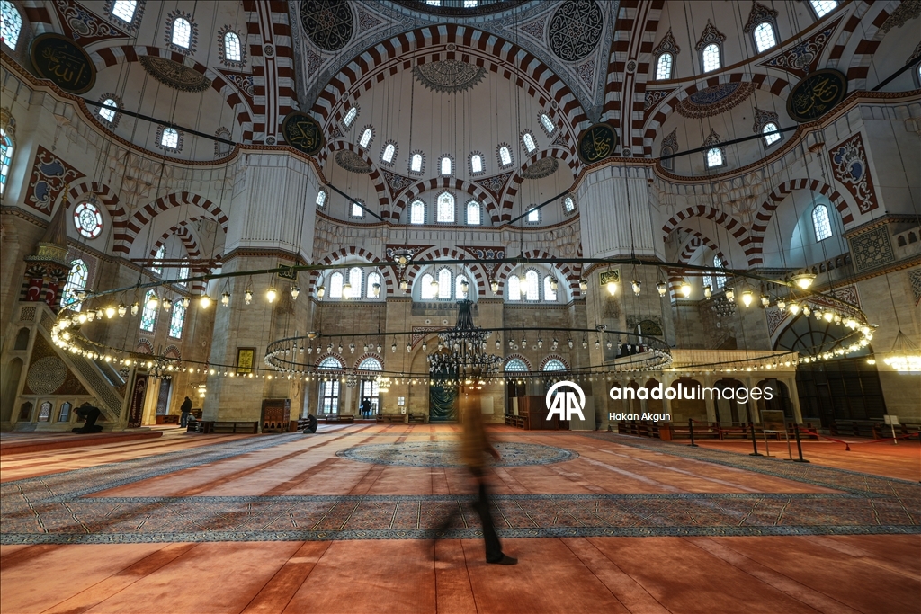 İSTANBUL'UN SELATİN CAMİLERİ - Mimar Sinan'ın çıraklık eseri Şehzade Camisi, Osmanlı kubbe mimarisinin ilk büyük adımı oldu