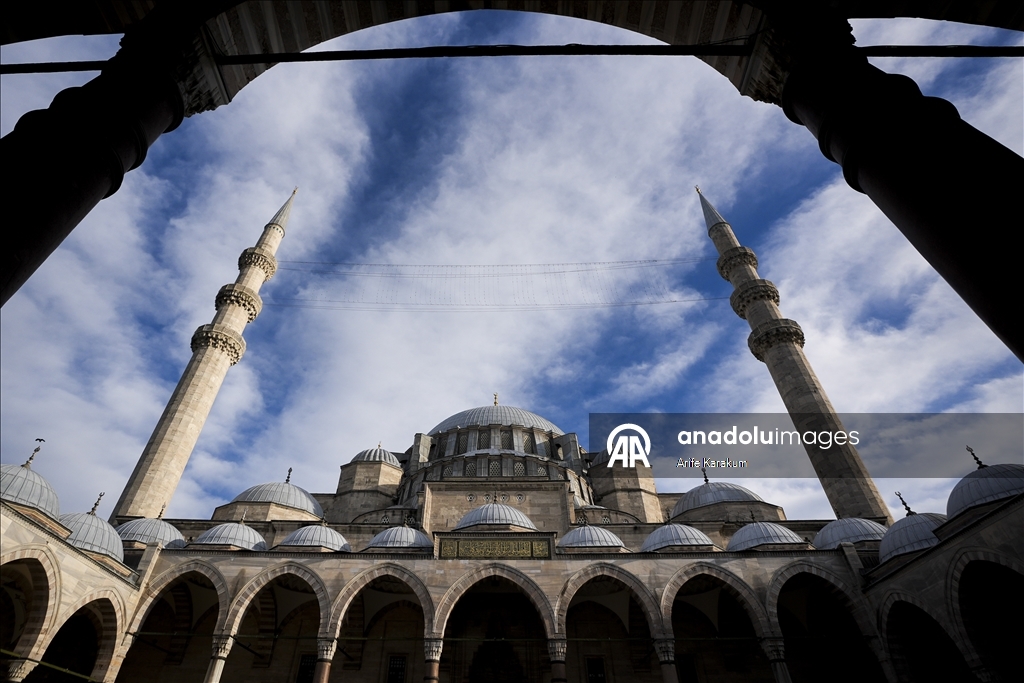 جامع السليمانية.. صرح معماري مهيب يجسد الحضارة العثمانية 