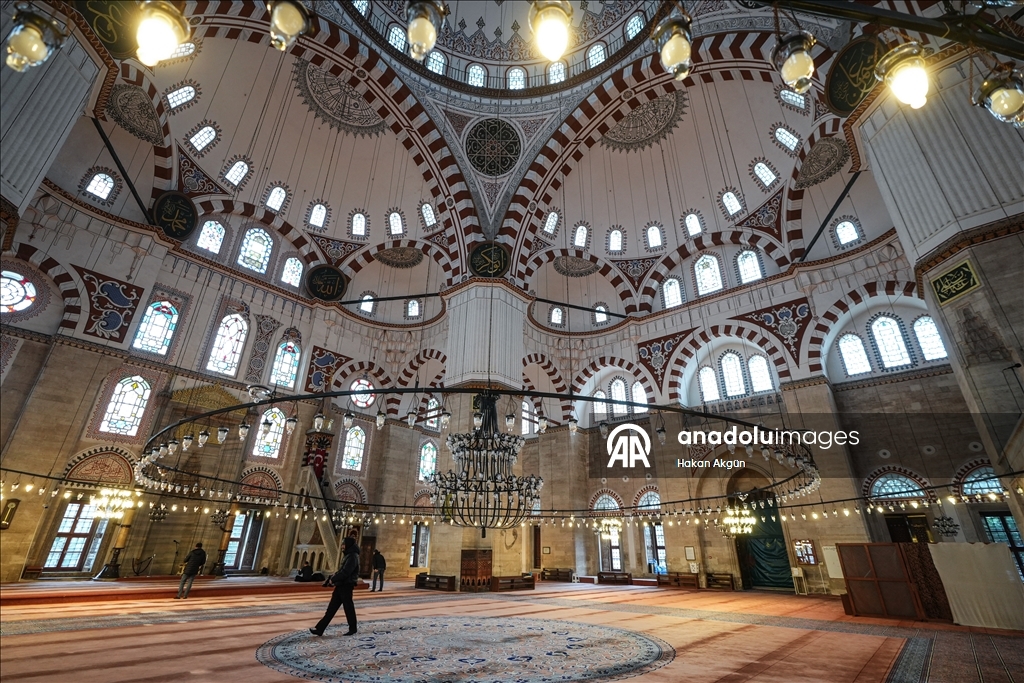 İSTANBUL'UN SELATİN CAMİLERİ - Mimar Sinan'ın çıraklık eseri Şehzade Camisi, Osmanlı kubbe mimarisinin ilk büyük adımı oldu