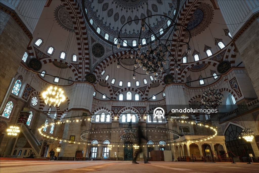 İSTANBUL'UN SELATİN CAMİLERİ - Mimar Sinan'ın çıraklık eseri Şehzade Camisi, Osmanlı kubbe mimarisinin ilk büyük adımı oldu