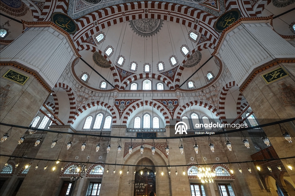 İSTANBUL'UN SELATİN CAMİLERİ - Mimar Sinan'ın çıraklık eseri Şehzade Camisi, Osmanlı kubbe mimarisinin ilk büyük adımı oldu