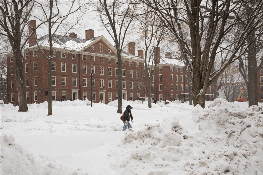 ABD'nin Massachusetts eyaletinde kar yağışı etkili oldu