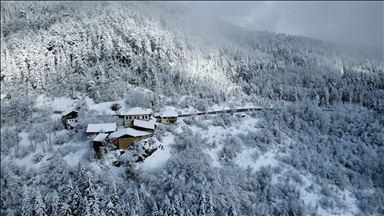 Karabük'ün yüksek kesimlerinde kar etkili oldu