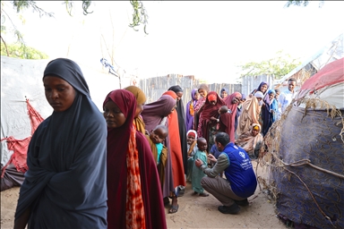 "الديانة التركي" يوزع مساعدات على 8 آلاف أسرة في الصومال