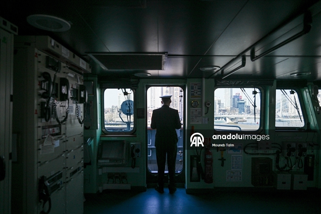 Присутствие корабля ВМС Турции TCG Anadolu в порту Роттердама вызвало широкий резонанс в нидерландских СМИ 9