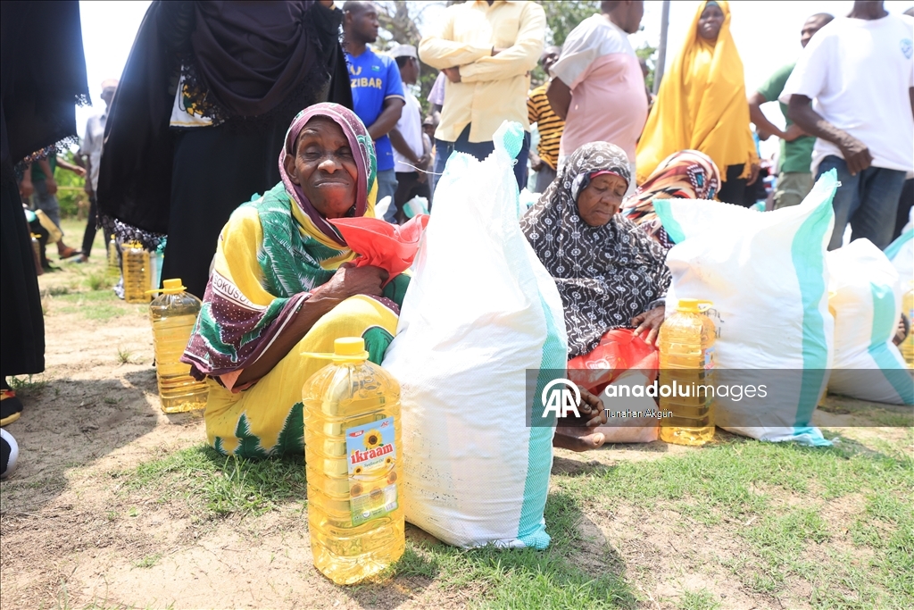 Турция оказала гуманитарную помощь нуждающимся и сиротам на танзанийском острове Пемба
