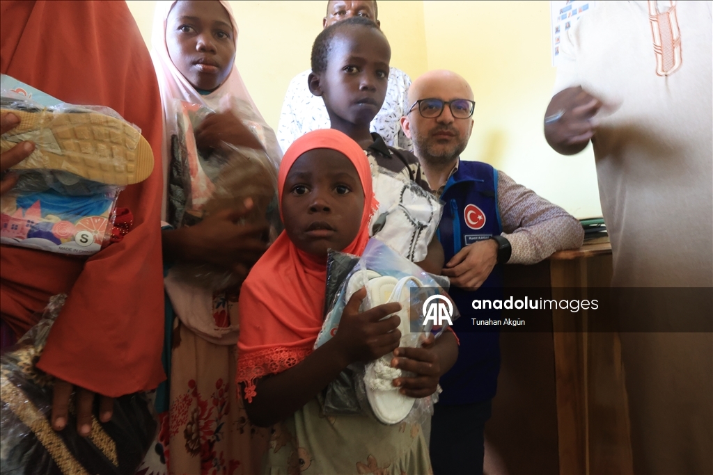 Турция оказала гуманитарную помощь нуждающимся и сиротам на танзанийском острове Пемба