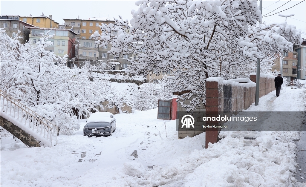 В многих регионах Турции наблюдается снег и холодная погода 12
