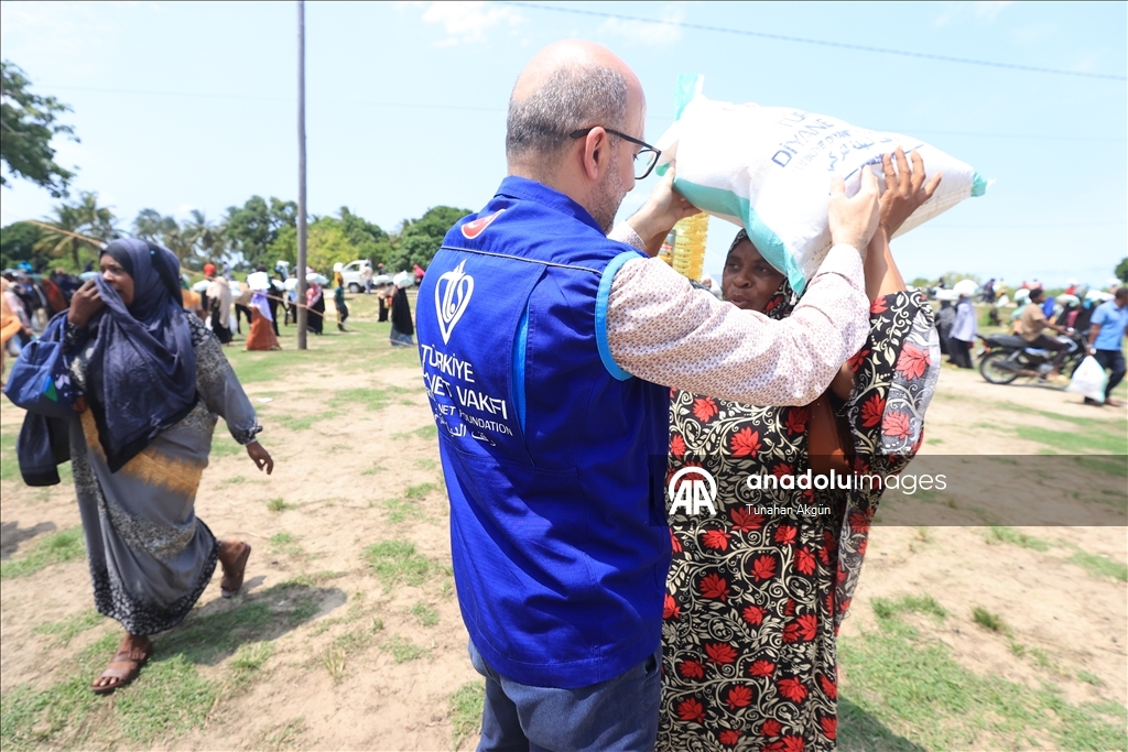 Турция оказала гуманитарную помощь нуждающимся и сиротам на танзанийском острове Пемба