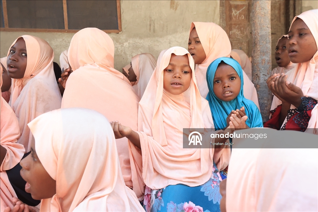 Турция оказала гуманитарную помощь нуждающимся и сиротам на танзанийском острове Пемба