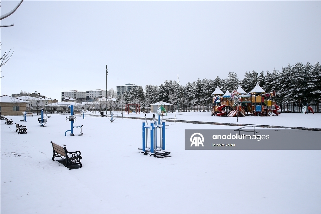В многих регионах Турции наблюдается снег и холодная погода 33