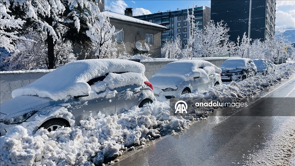 В многих регионах Турции наблюдается снег и холодная погода 28