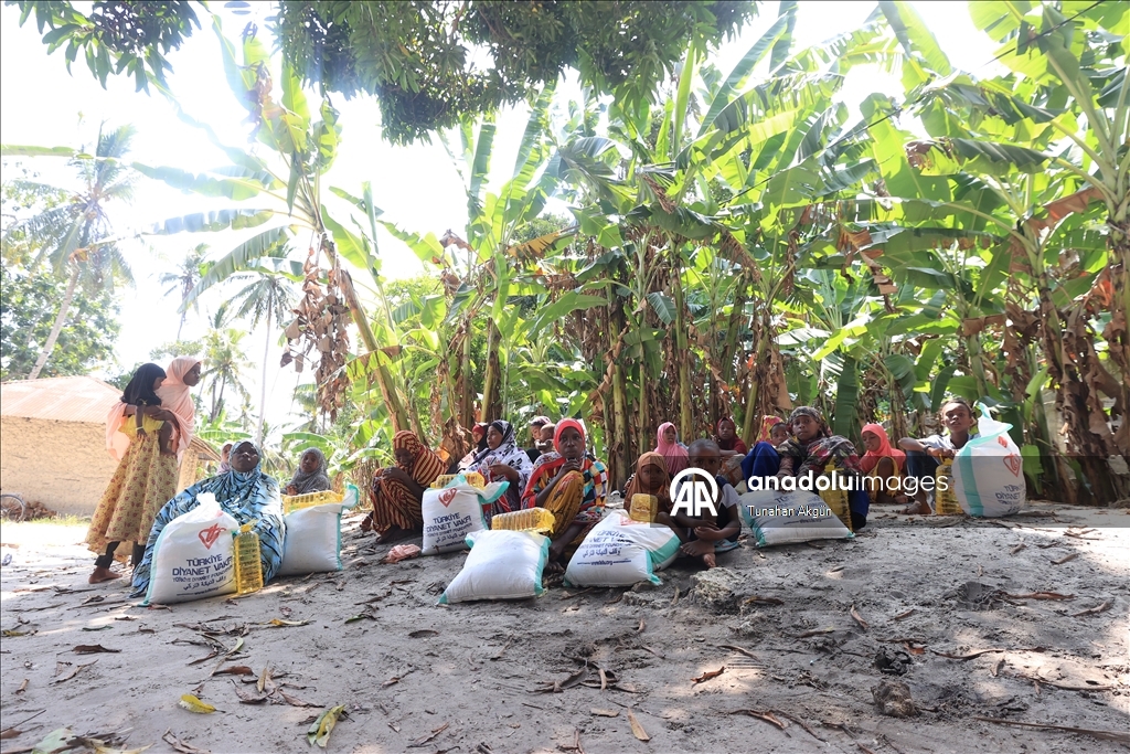 Турция оказала гуманитарную помощь нуждающимся и сиротам на танзанийском острове Пемба