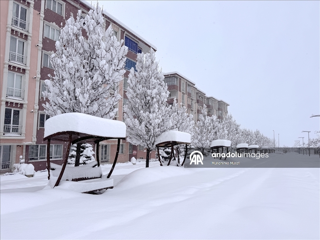 В многих регионах Турции наблюдается снег и холодная погода 16