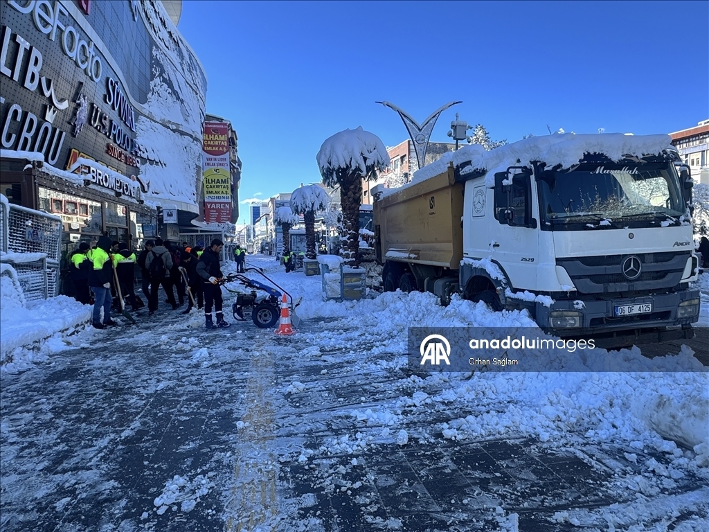 В многих регионах Турции наблюдается снег и холодная погода 26