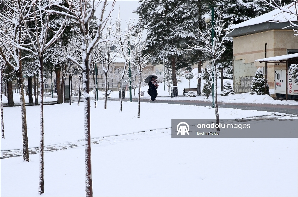 В многих регионах Турции наблюдается снег и холодная погода 32