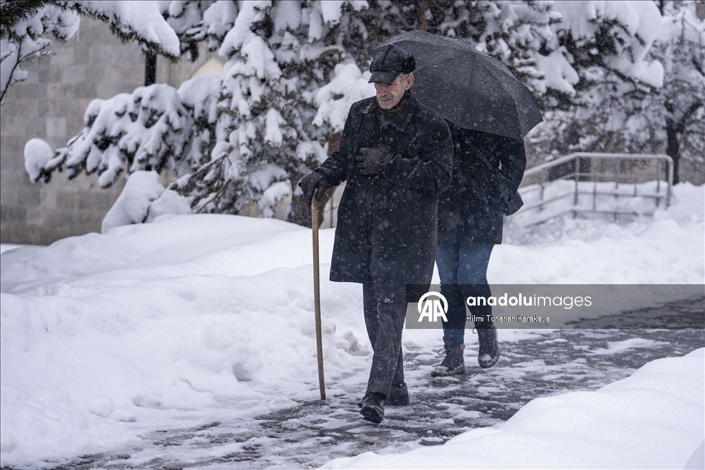 В многих регионах Турции наблюдается снег и холодная погода 2