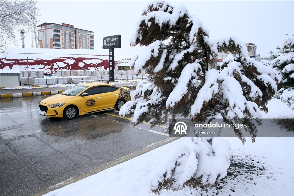 В многих регионах Турции наблюдается снег и холодная погода 34