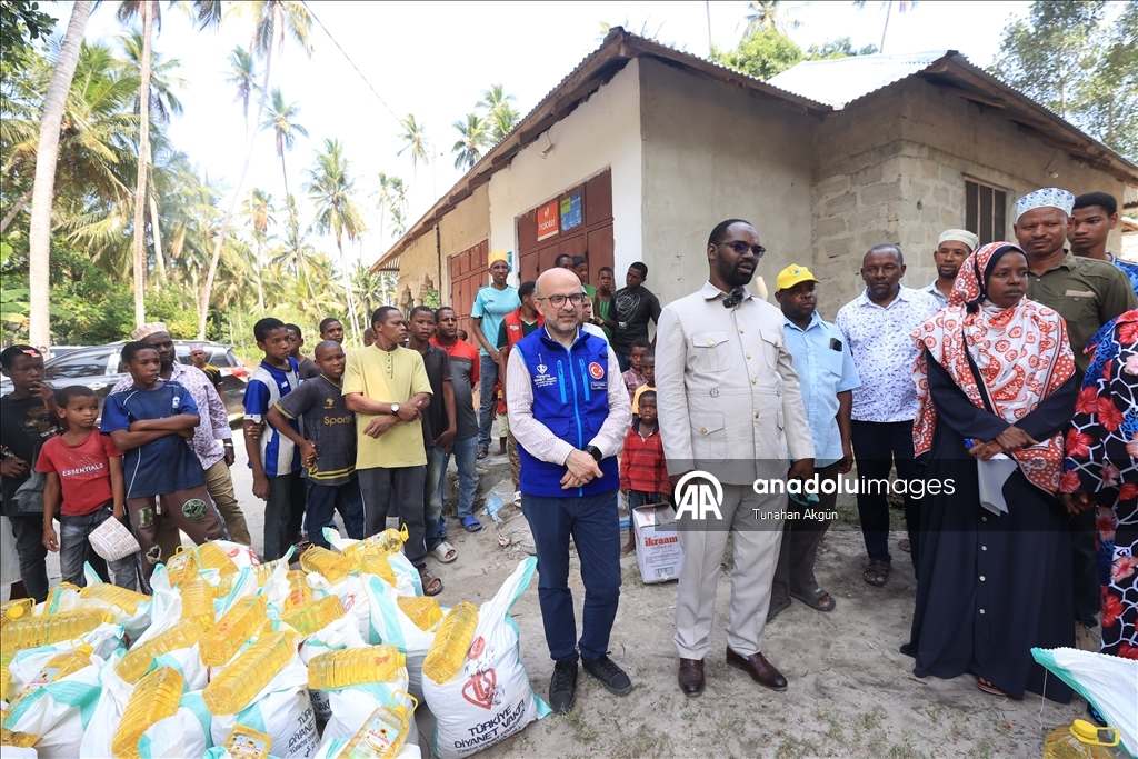 Турция оказала гуманитарную помощь нуждающимся и сиротам на танзанийском острове Пемба