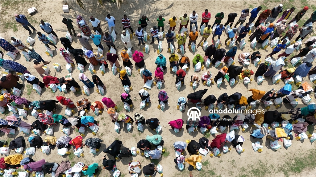 Турция оказала гуманитарную помощь нуждающимся и сиротам на танзанийском острове Пемба