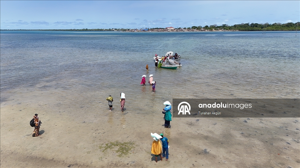 Турция оказала гуманитарную помощь нуждающимся и сиротам на танзанийском острове Пемба