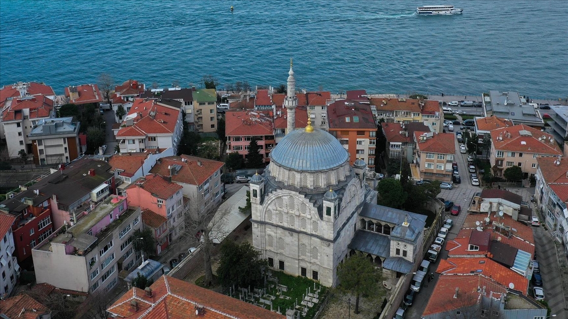 Osmanlı'nın barok üslubu ve geleneksel mimarinin buluştuğu Ayazma Camisi