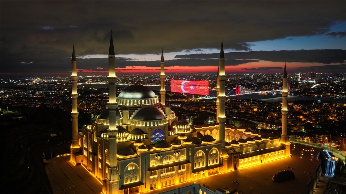 Büyük Çamlıca Camisi havadan görüntülendi