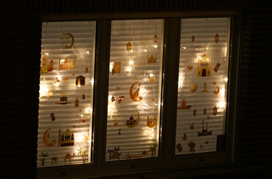 В бельгийском городе Гент впервые на национальном уровне были украшены две крупные торговые улицы по случаю месяца Рамазан