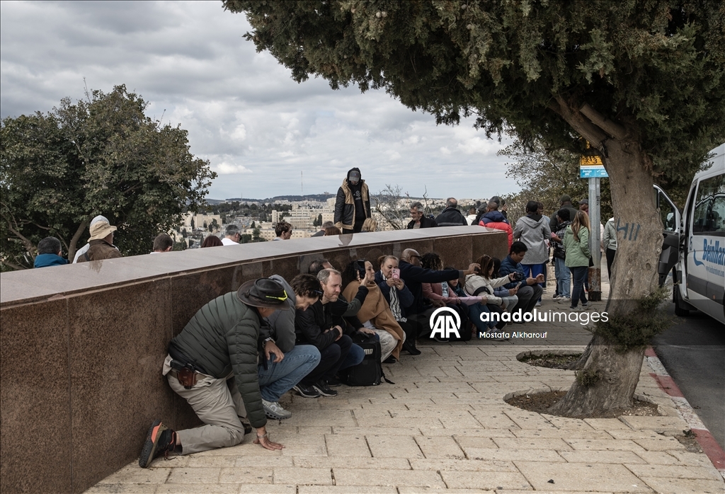 İran, ABD ve İsrail'in saldırılarına karşılık, balistik füze saldırısı başlattı