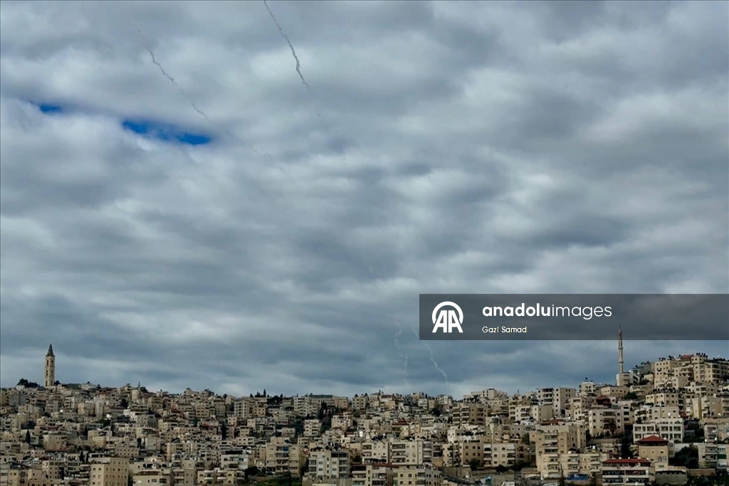 İran'dan İsrail'e misilleme füze saldırısı yapıldı