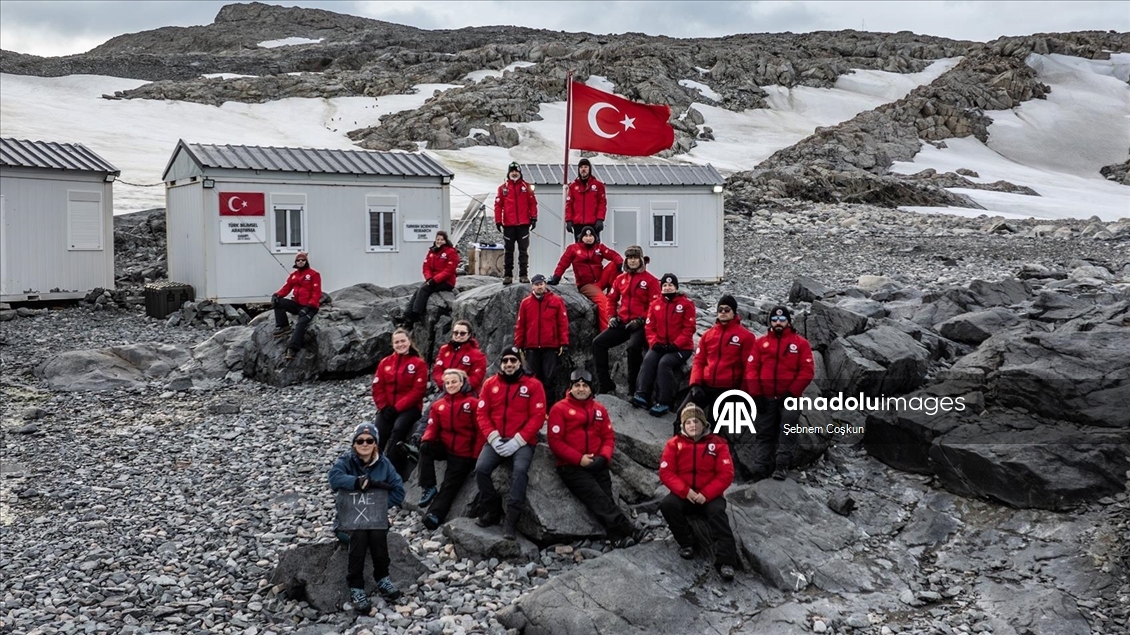 Antarktika'da 10. yıl: Türk bilim insanları gezegenin geleceği için çözüm arayışını sürdürüyor
